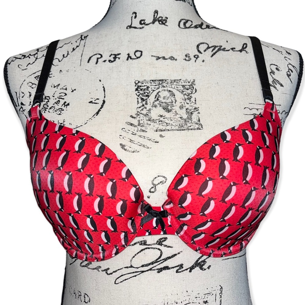 VICTORIA’S SECRET Demi Bra